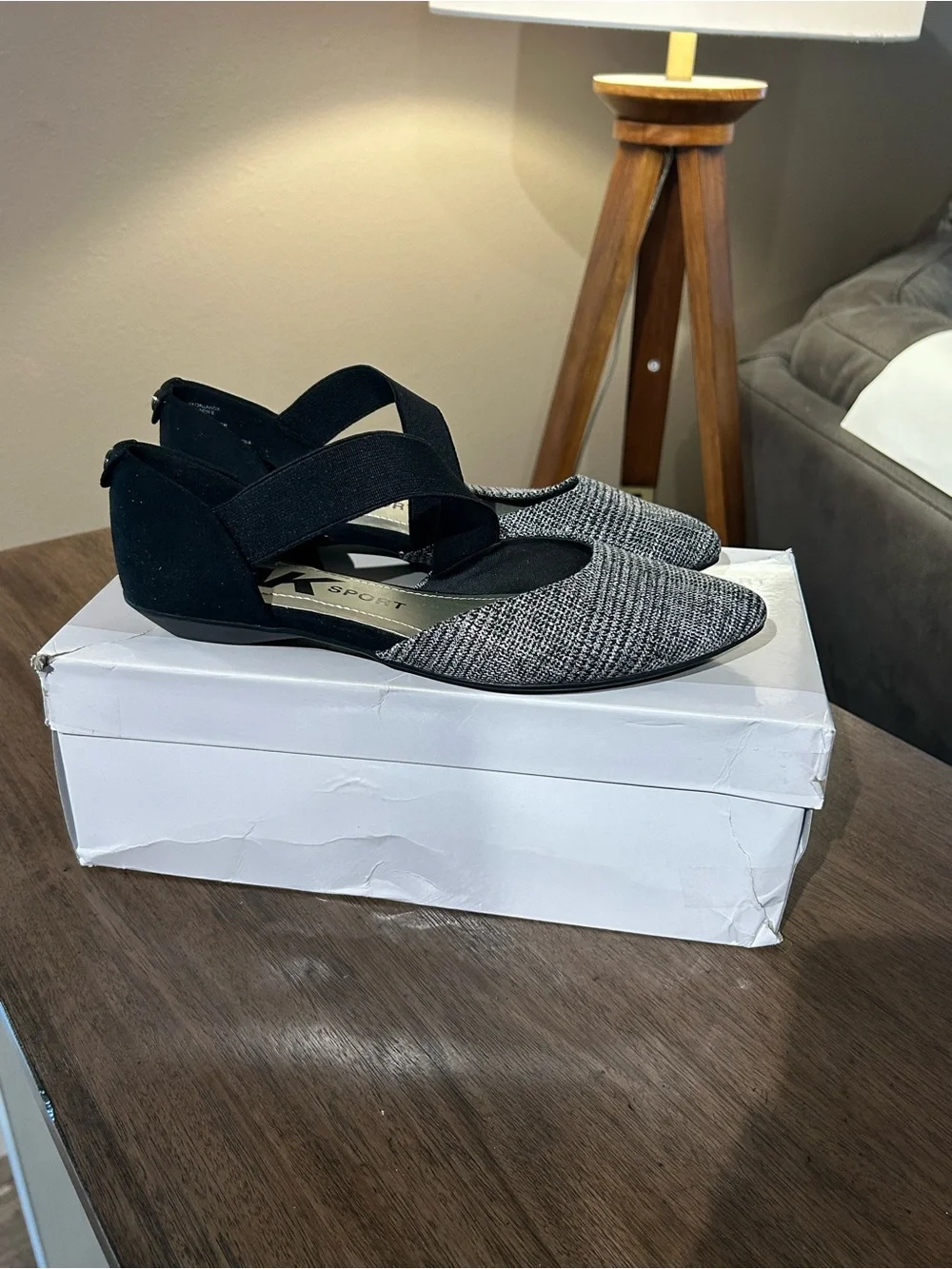 Anne Klein Sport chic pointed
